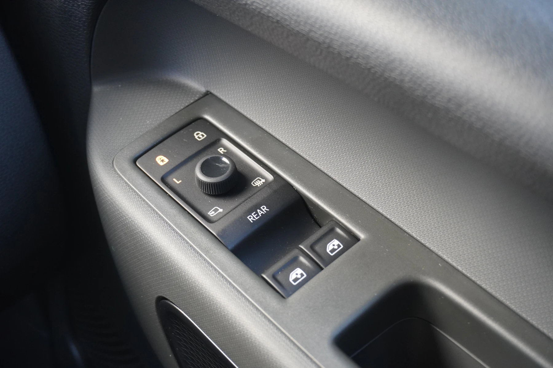 Volkswagen-ID. Buzz-image-34