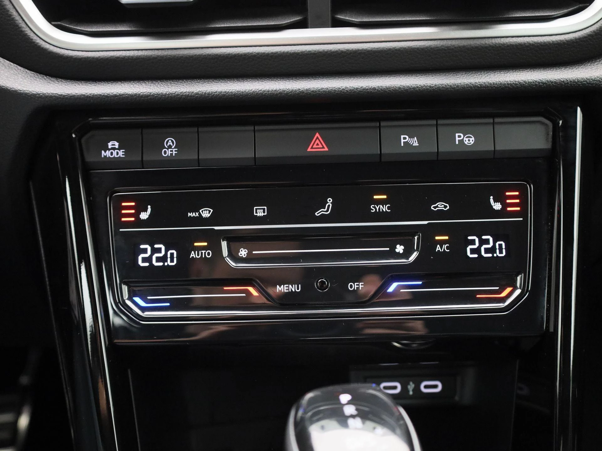 Volkswagen-T-Roc-image-16