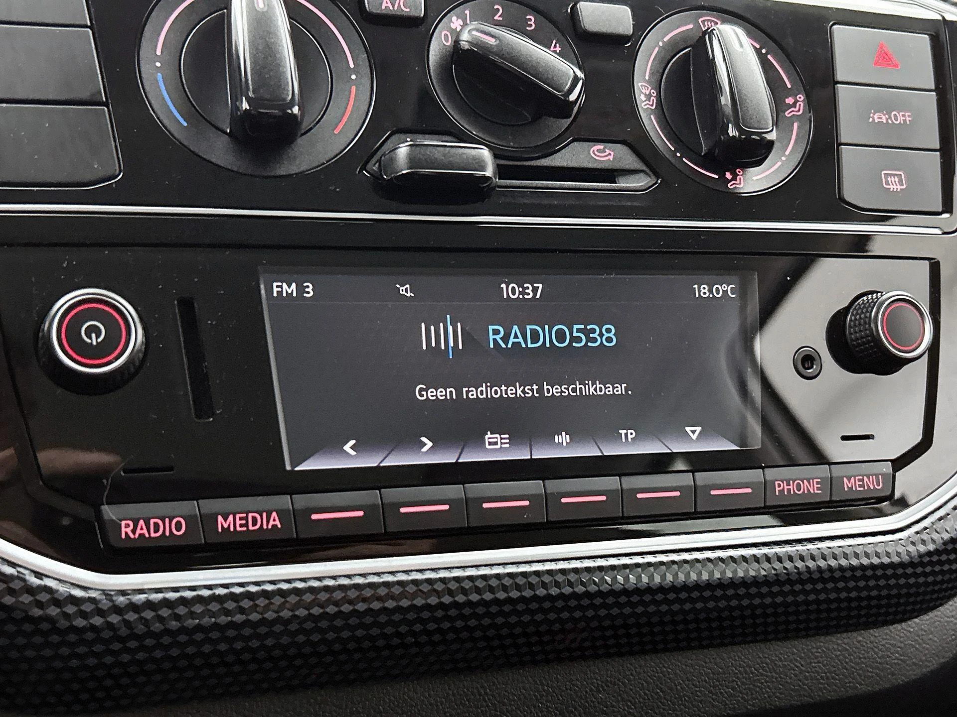 Volkswagen-up!-image-27