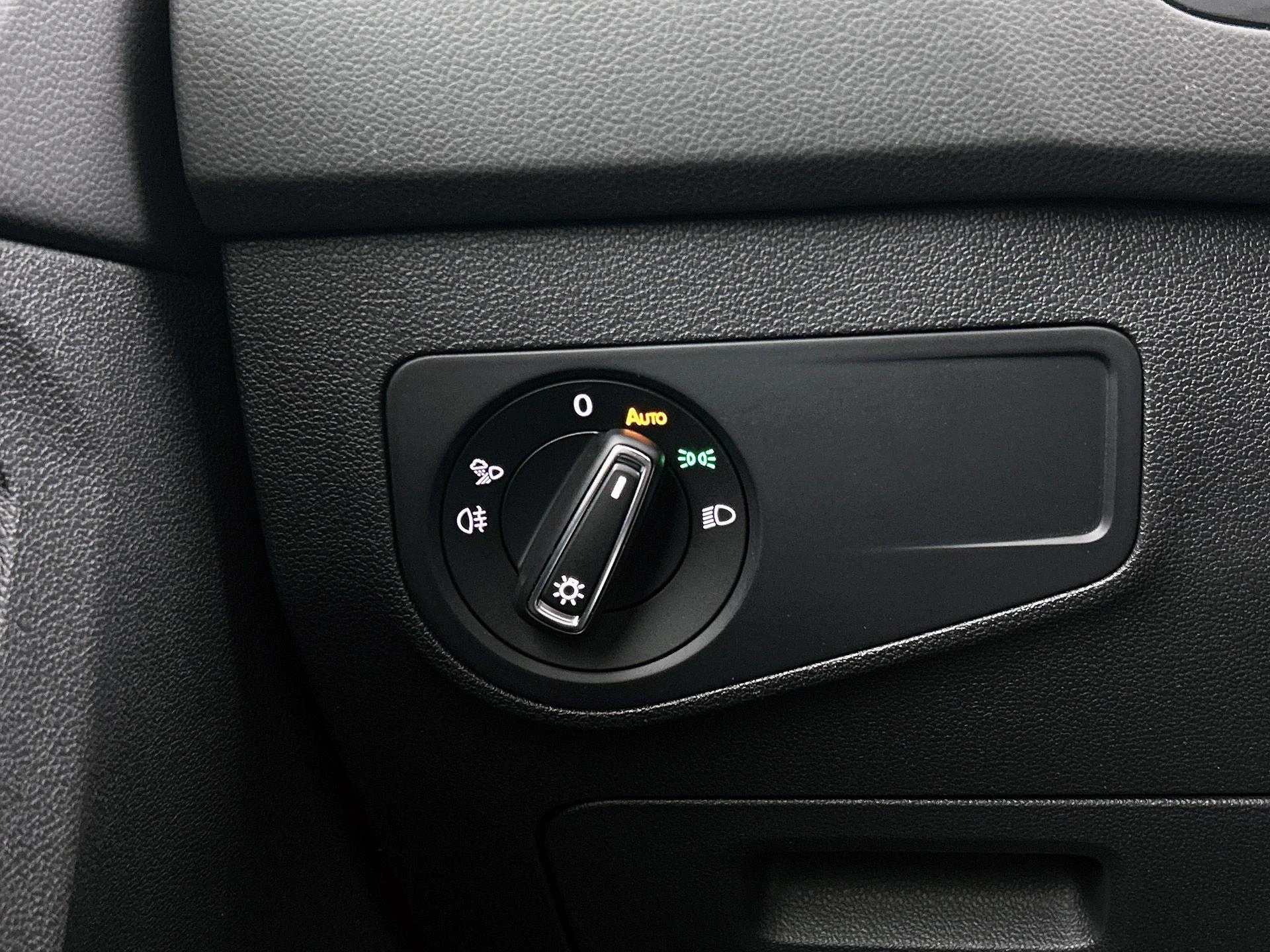 Volkswagen-Tiguan-image-14