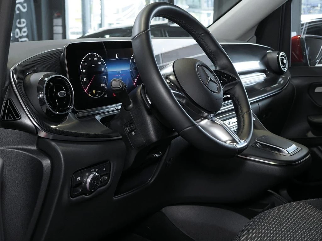 Mercedes-Benz-V-Klasse 250-image-9