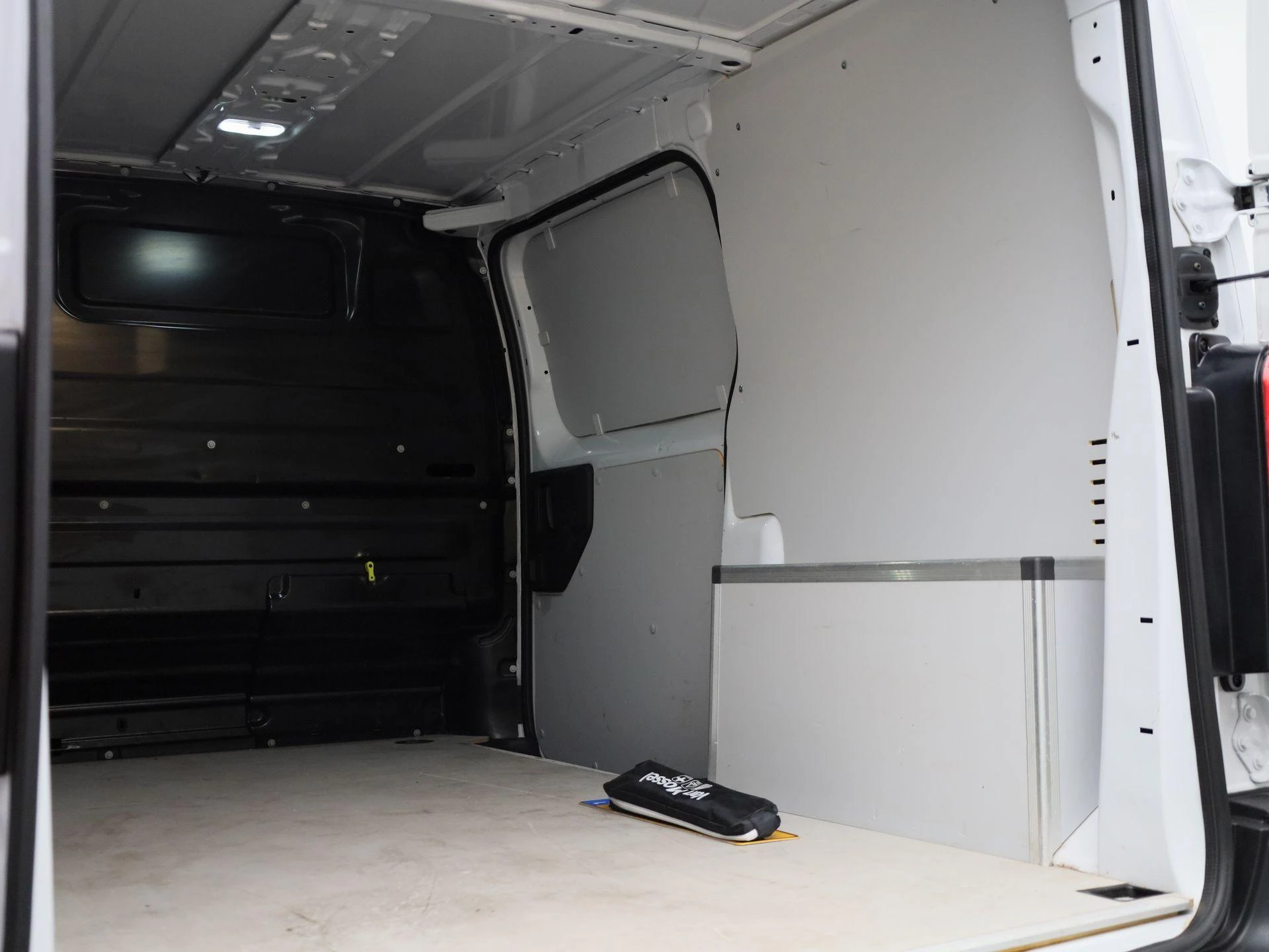 Opel-Vivaro-image-15