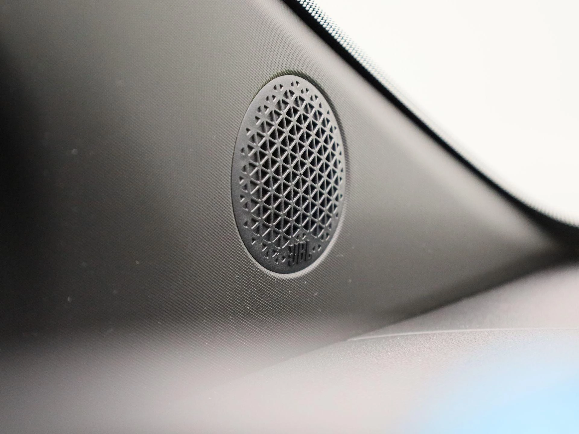 Abarth-500e-image-14