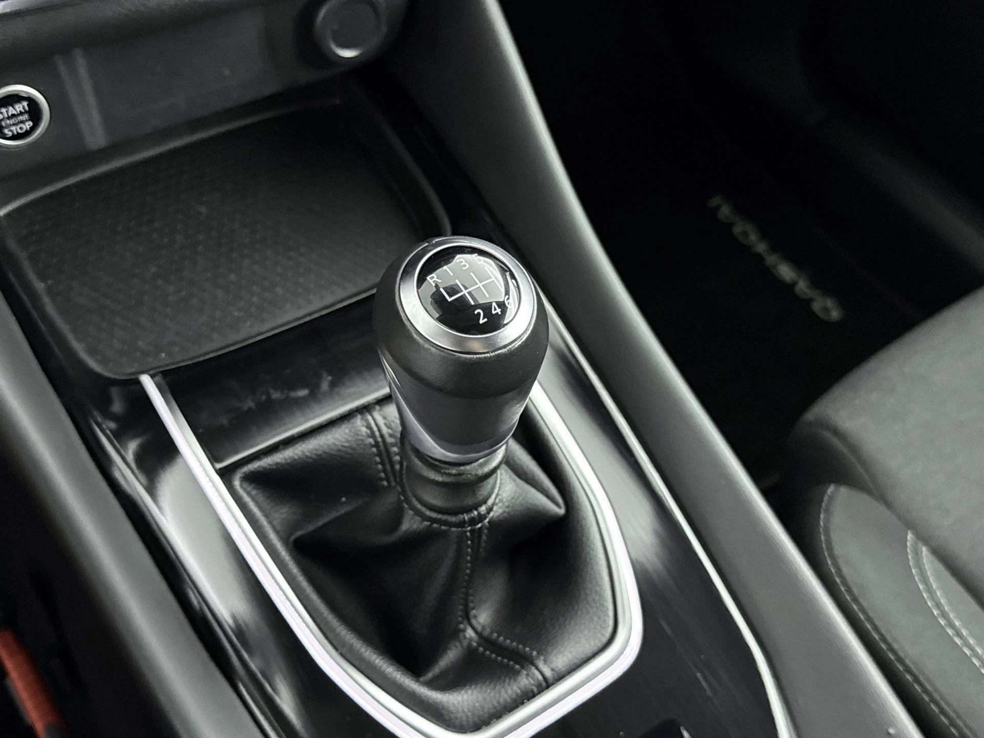 Nissan-QASHQAI-image-19