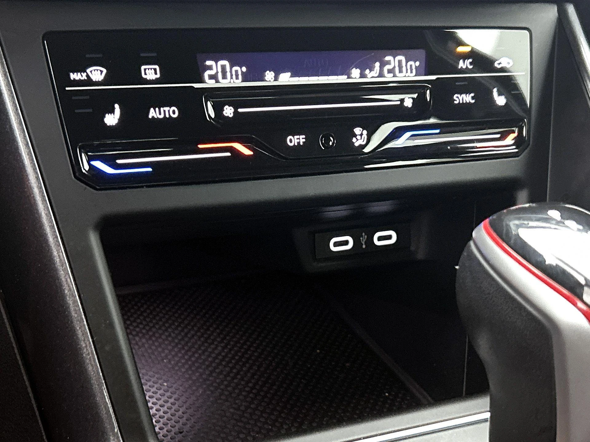 Volkswagen-Polo-image-28