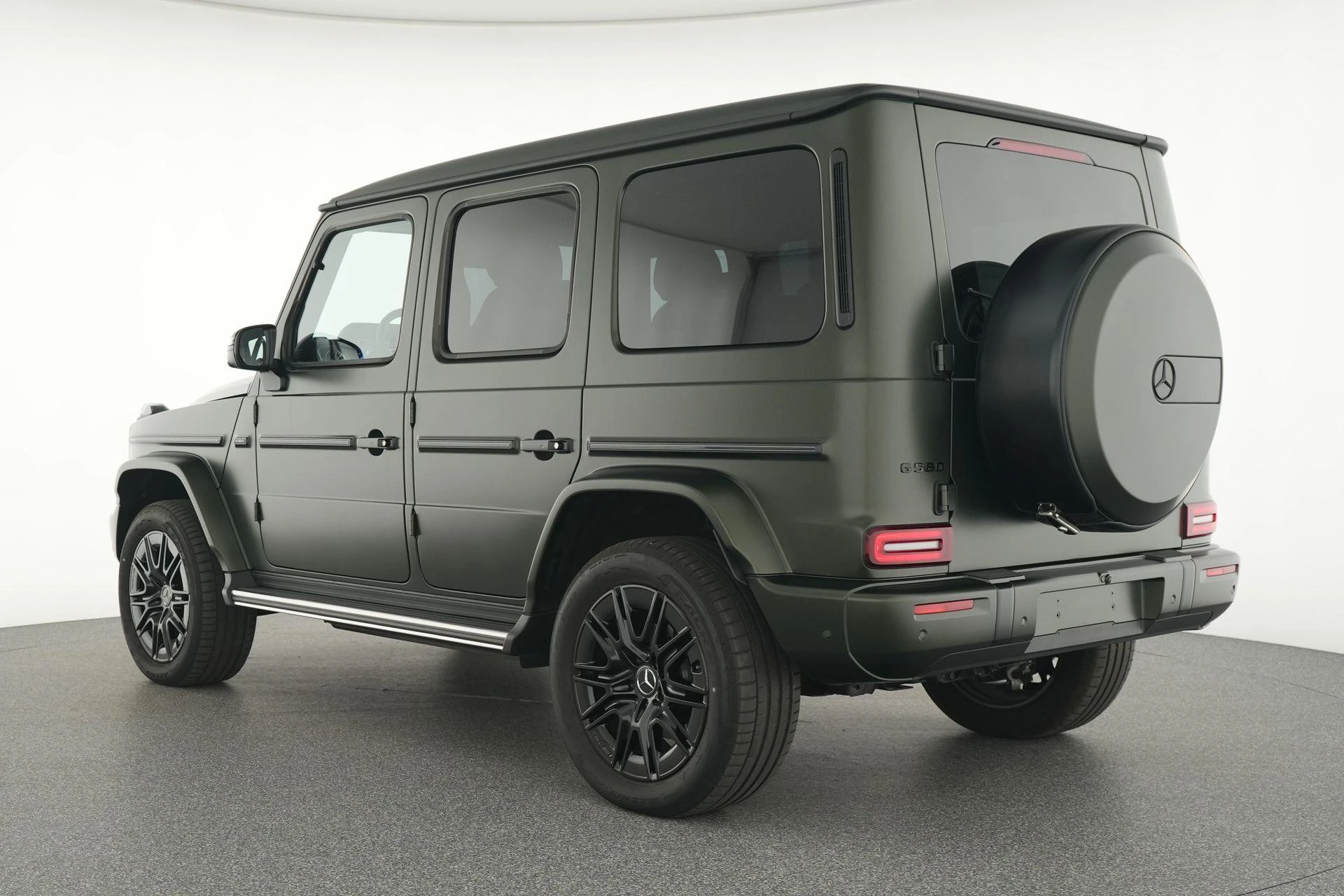 Mercedes-Benz-G-Klasse-image-2