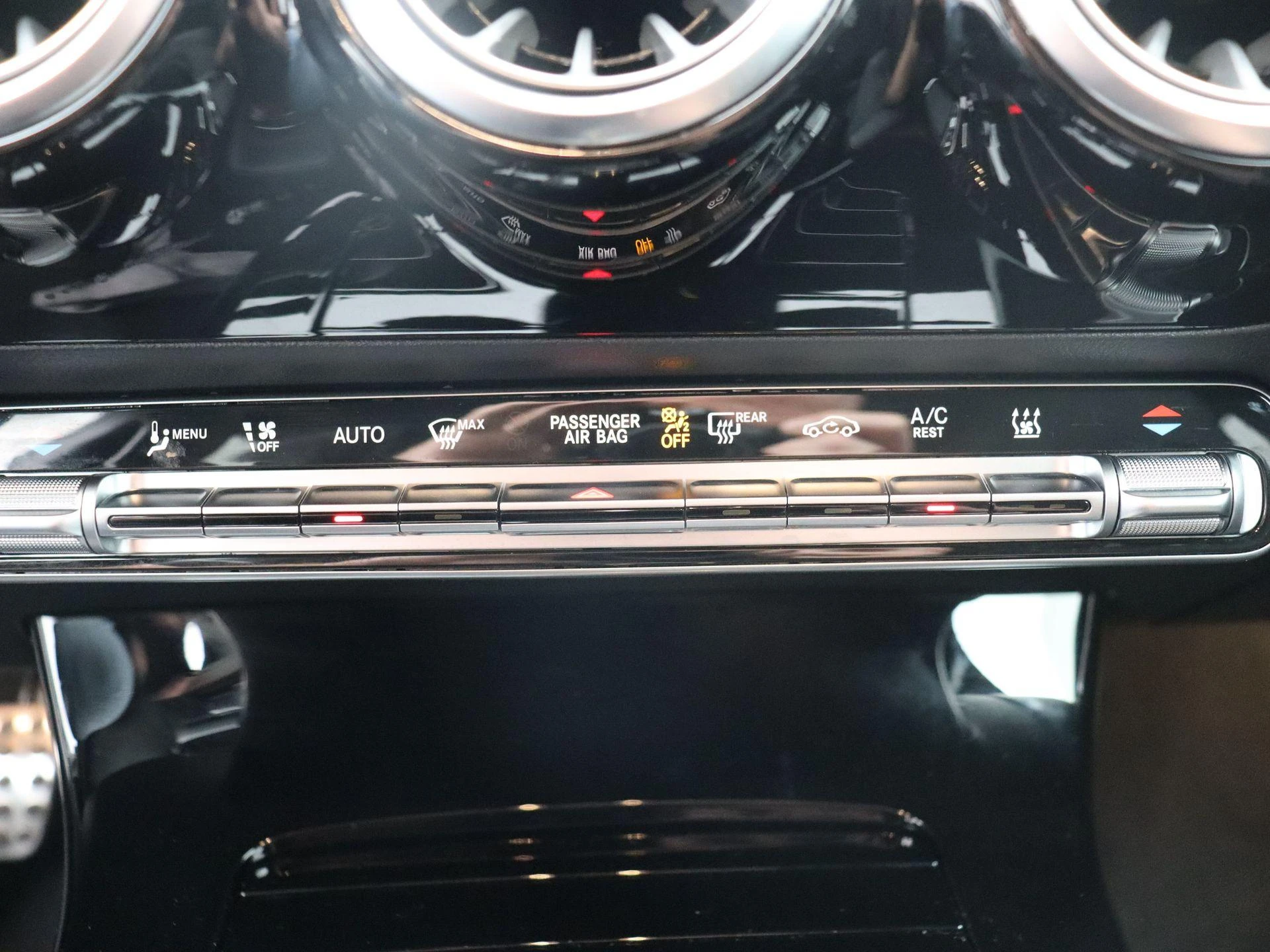 Mercedes-Benz-A-Klasse-image-12