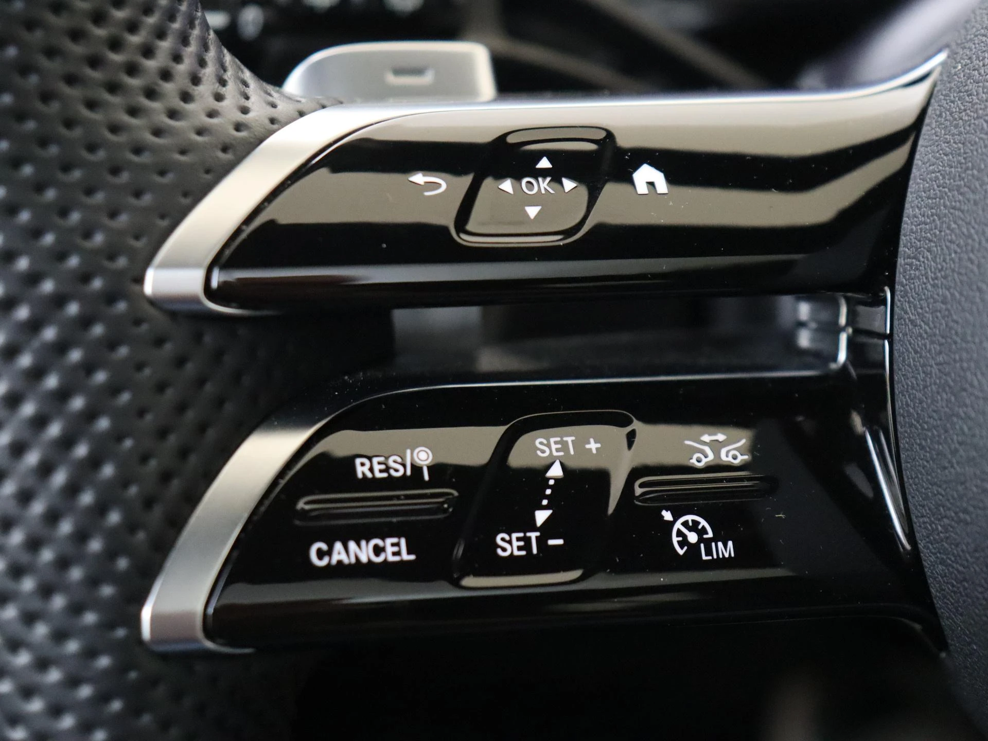 Mercedes-Benz-E-Klasse-image-16