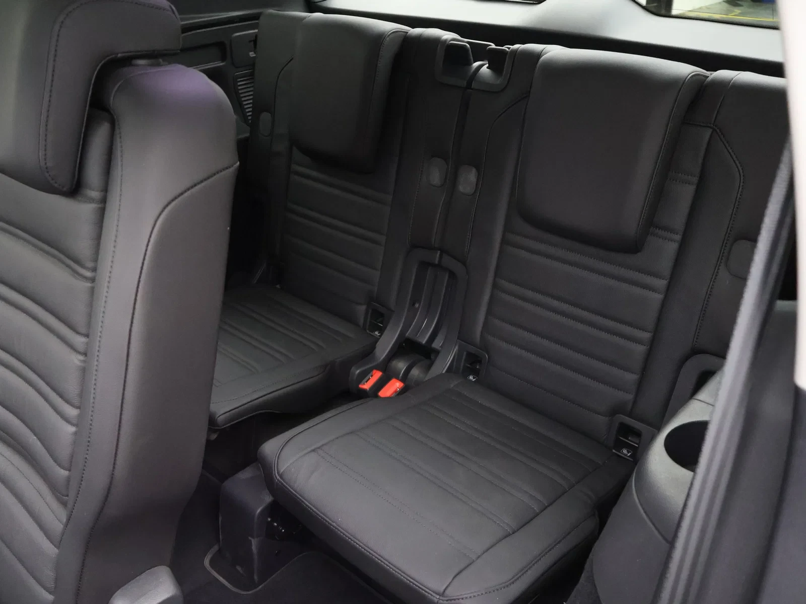 Volkswagen Touran Touran Highline 1.5TSI 150PK *AUTOMAAT*PANODAK*7 ZITPLAATSEN*CAMERA*LEDER*ACC*PDC*NAVI*APP-CONNECT*...*