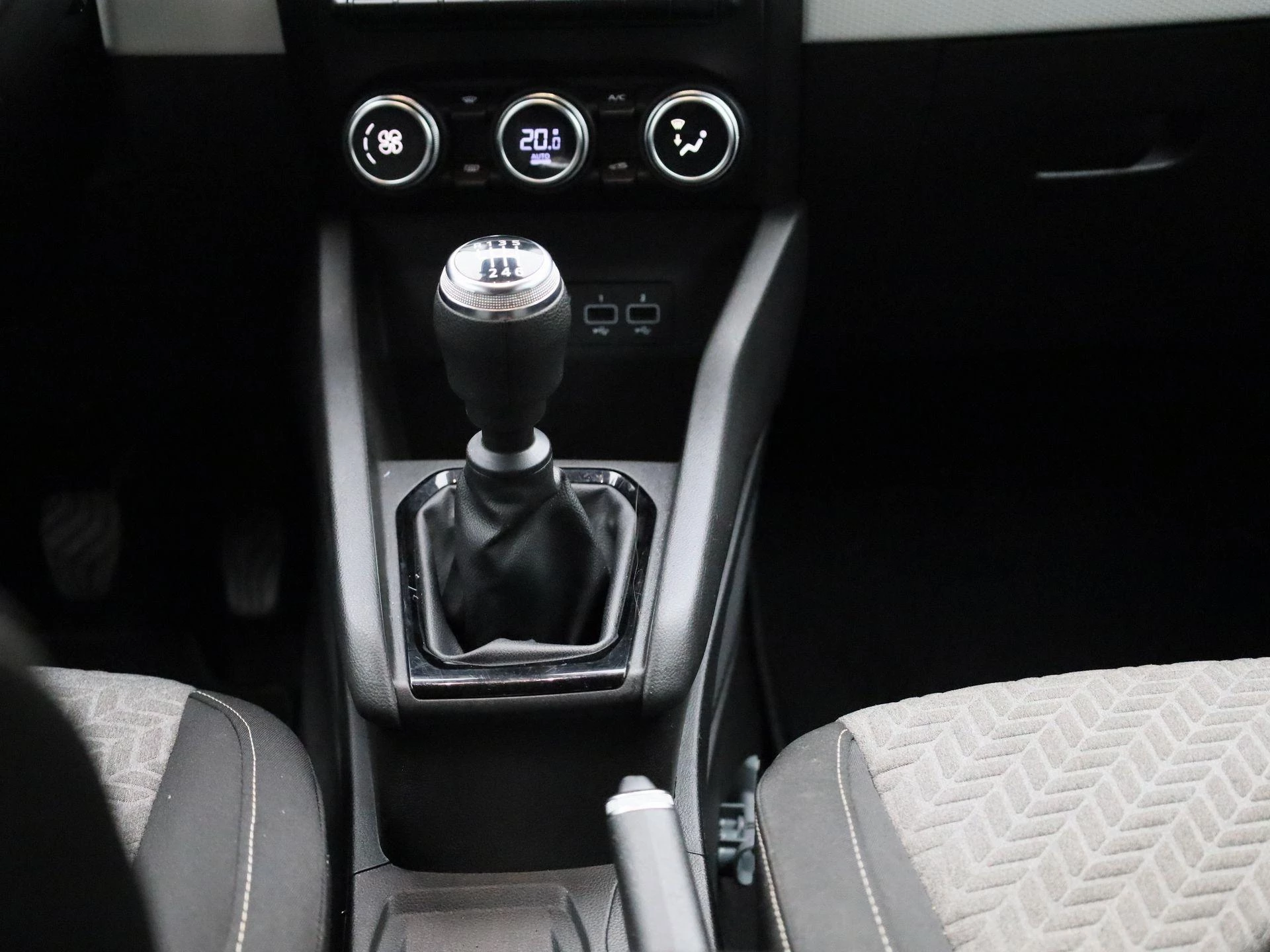 Renault-Clio-image-9