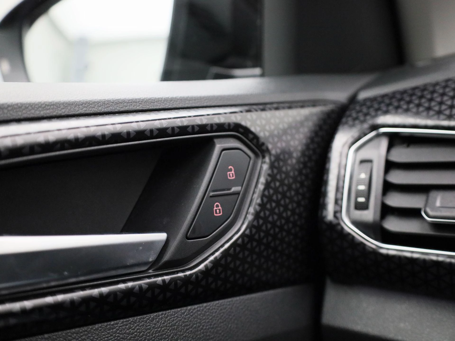 Volkswagen-T-Cross-image-27