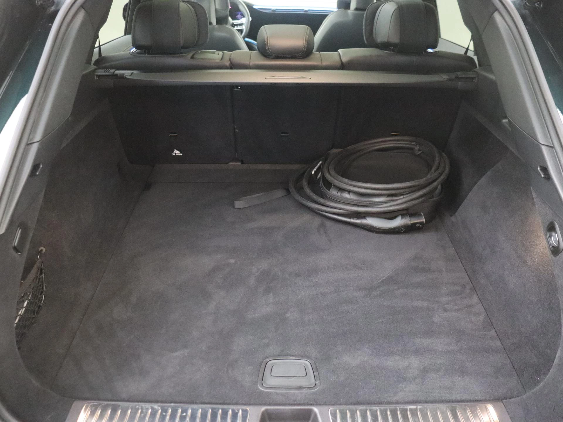 Mercedes-Benz-EQS-image-29