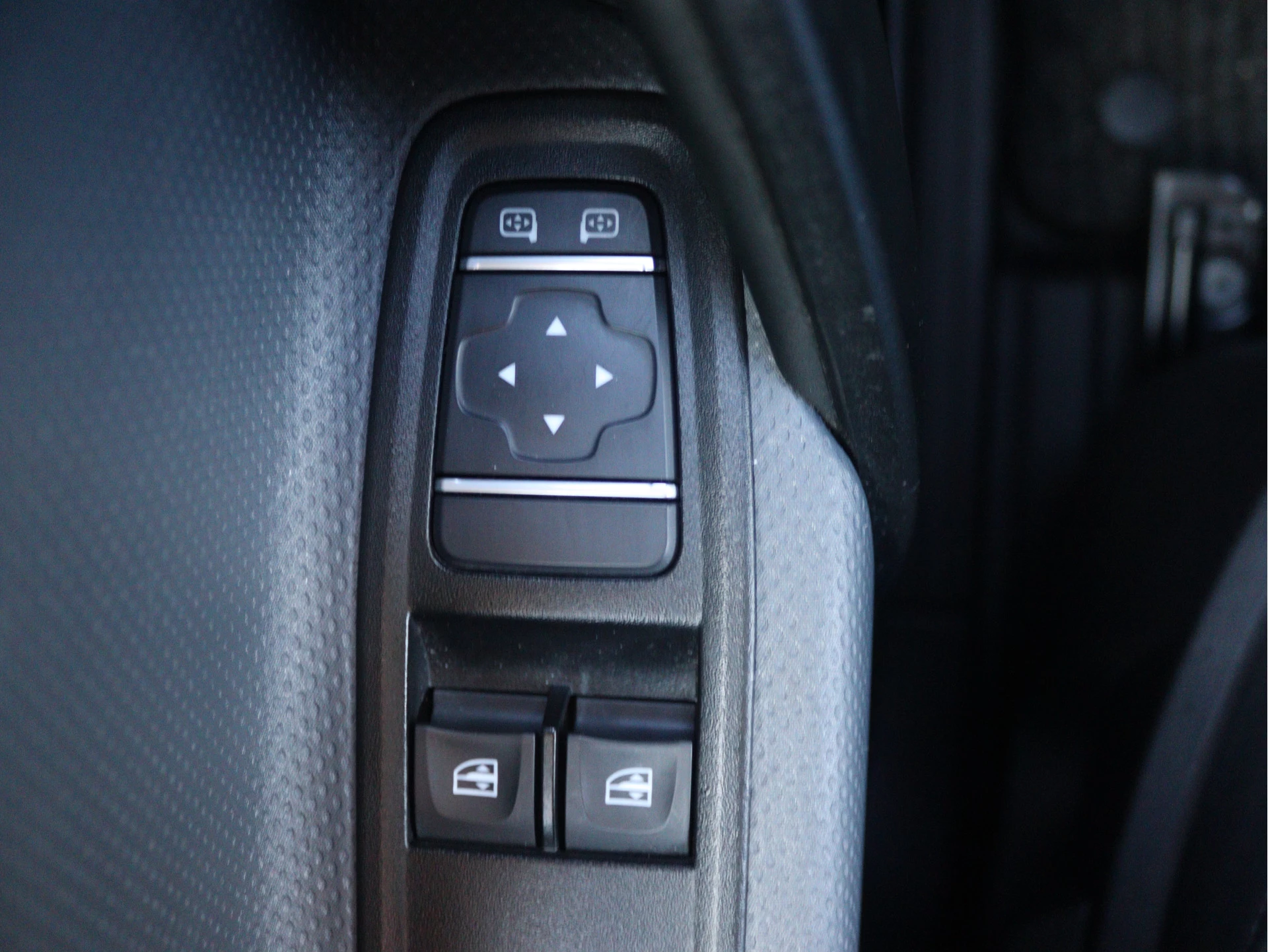 Mercedes-Benz-eCitan-image-8