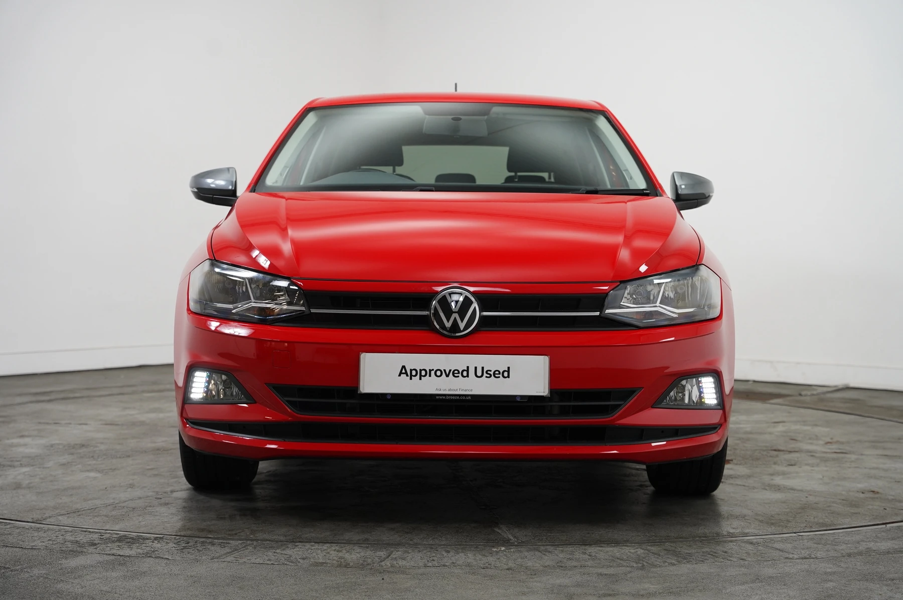 Volkswagen-Polo-image-6