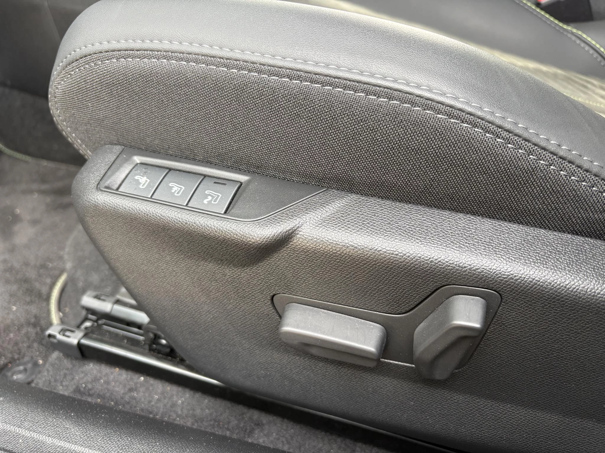 Peugeot 2008 1.2 Hybrid 136 GT
