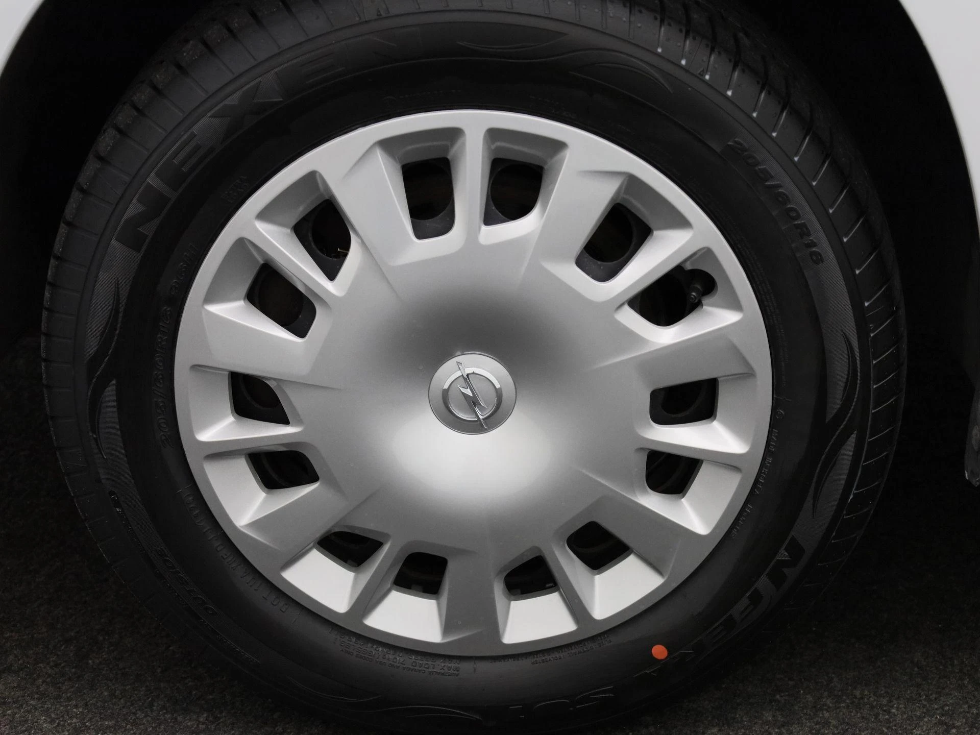 Opel-Combo Life-image-11