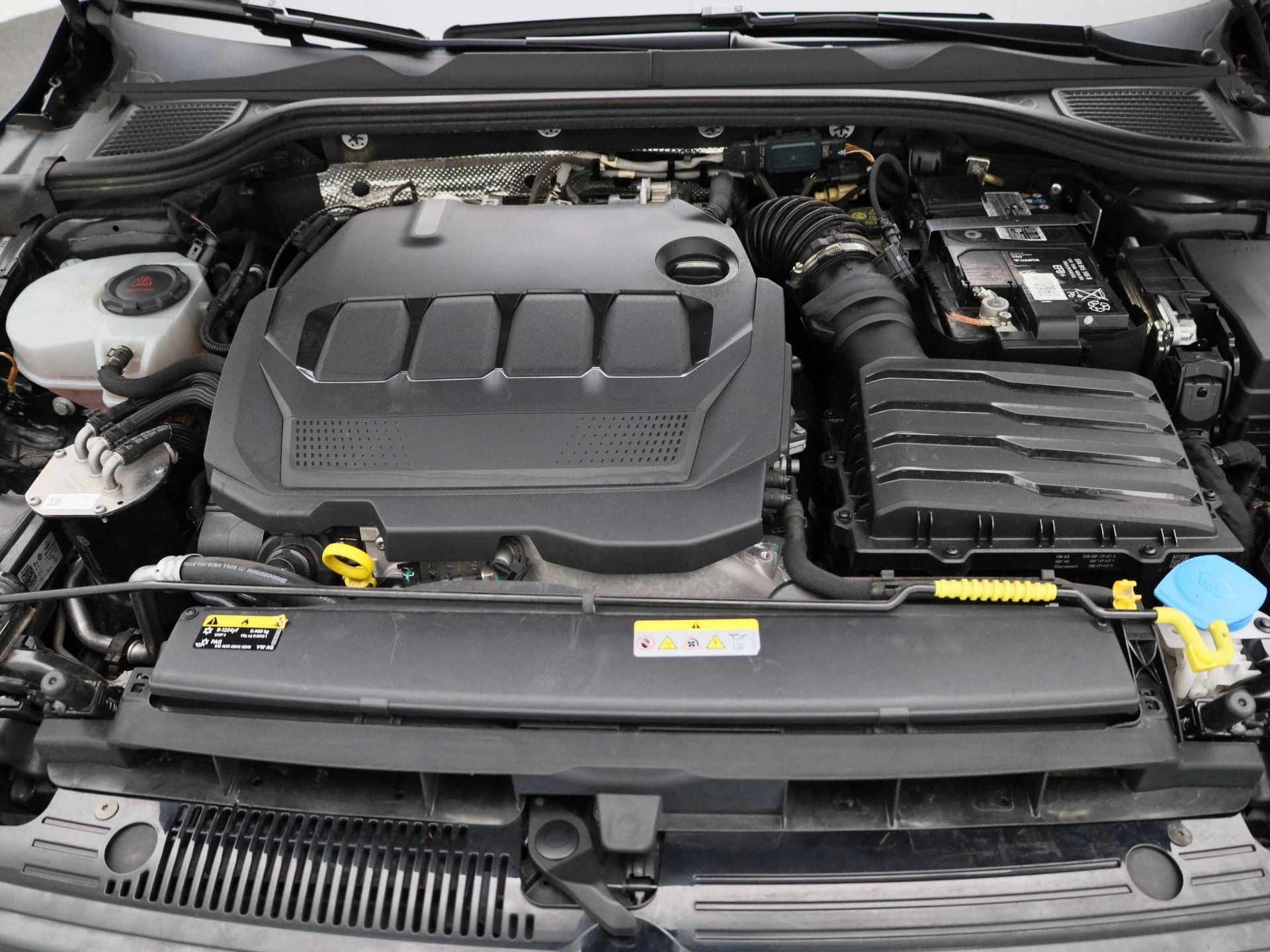 Volkswagen-Golf-image-34
