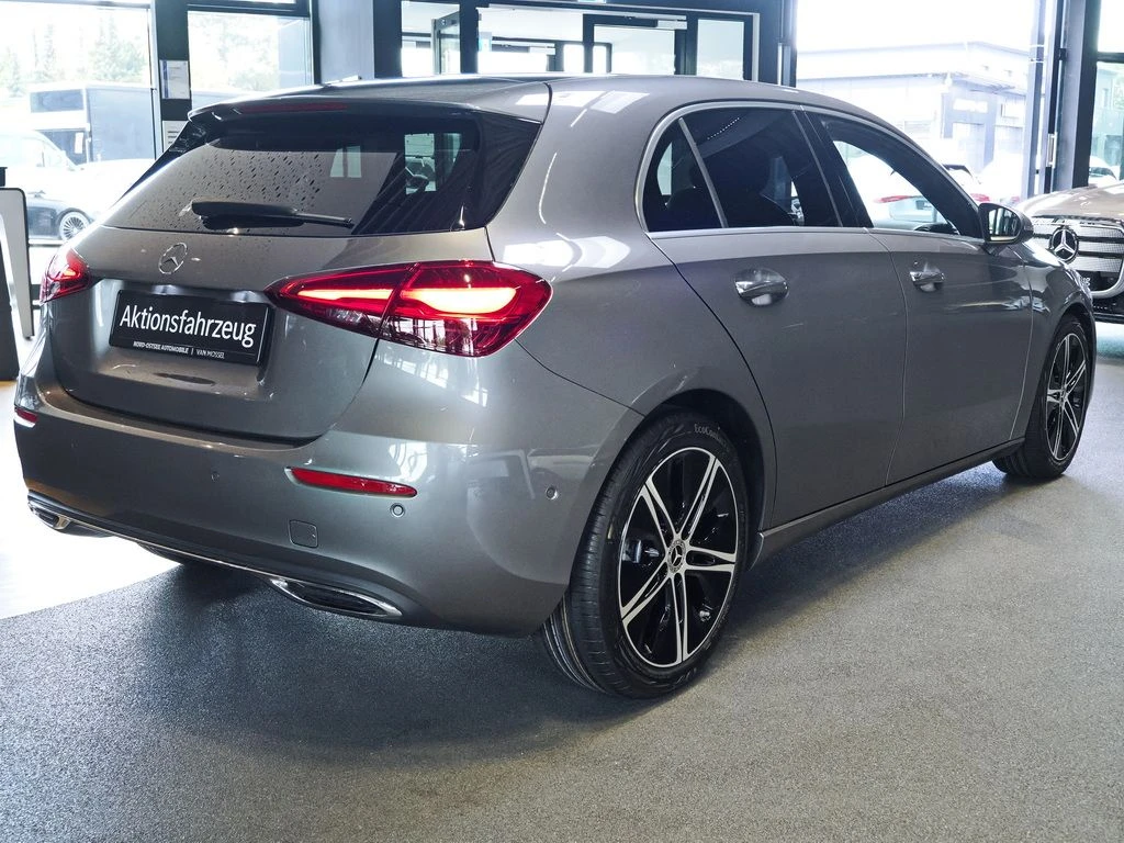 Mercedes-Benz-A-Klasse 180-image-4