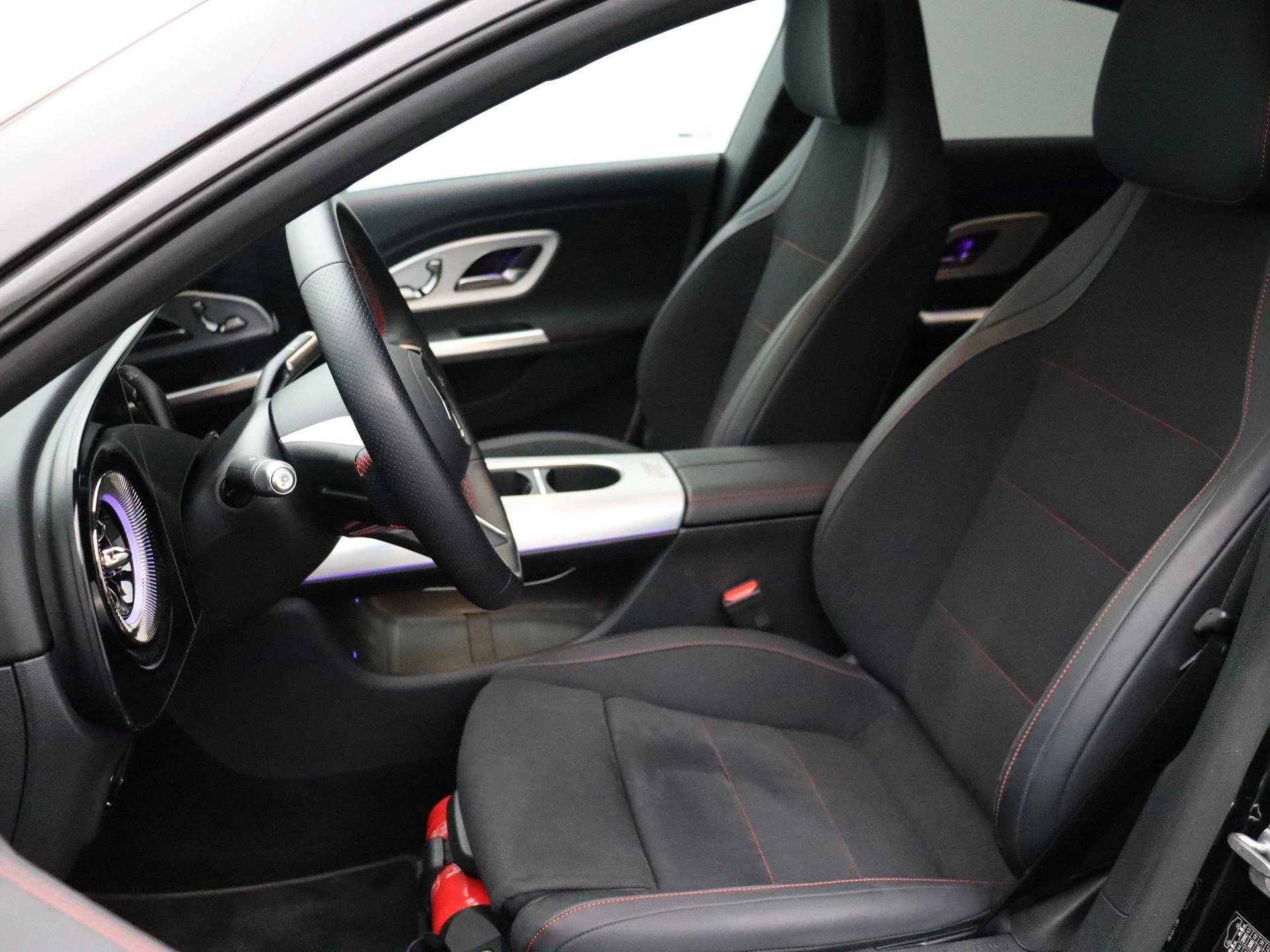 Mercedes-Benz-CLA-image-12