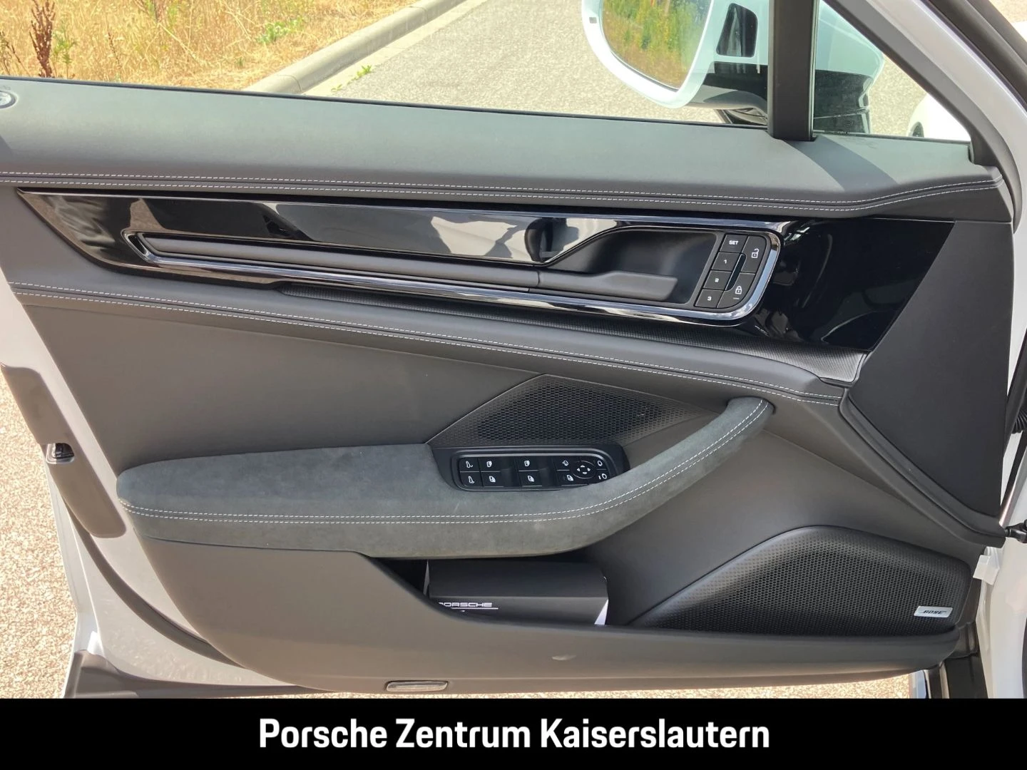 Porsche-Panamera-image-17