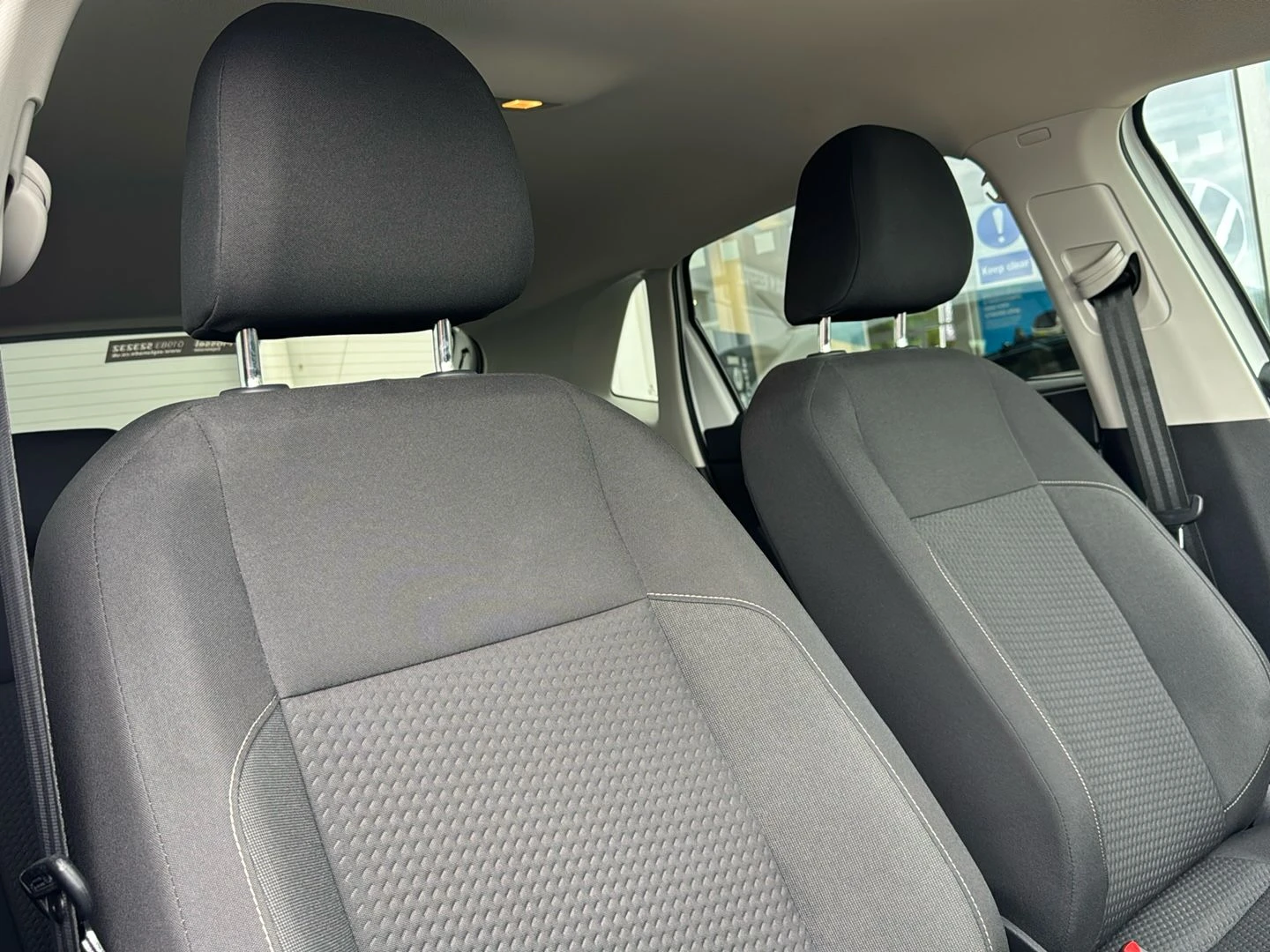 Volkswagen-Polo-image-16