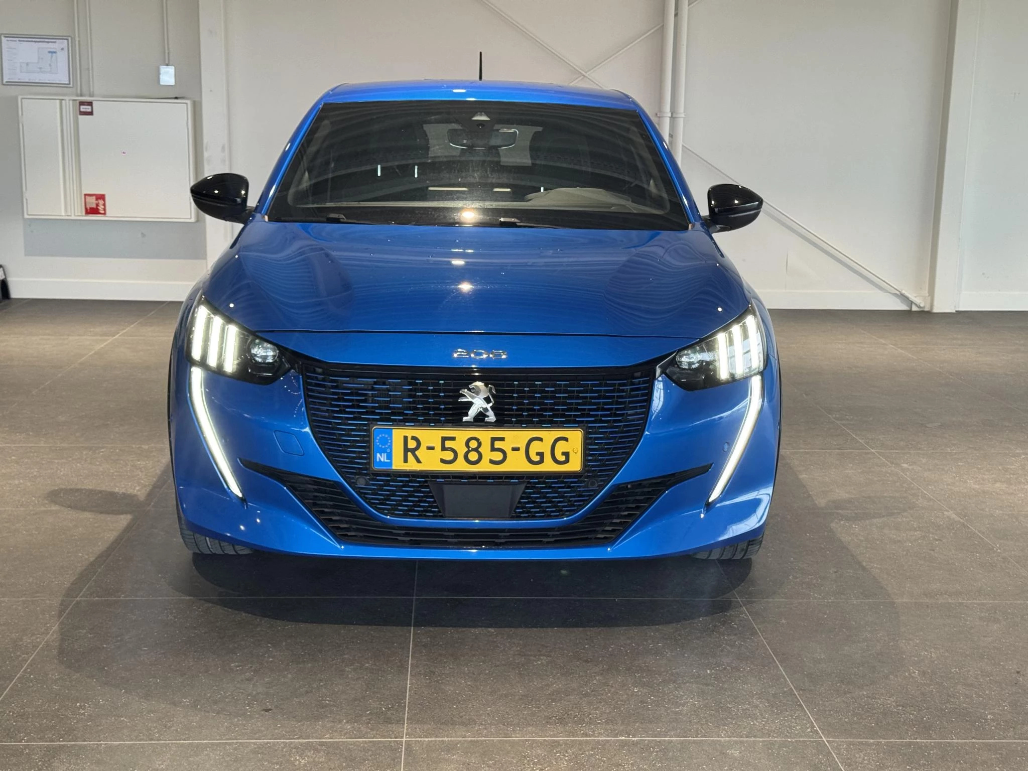 Peugeot-e-208-image-17