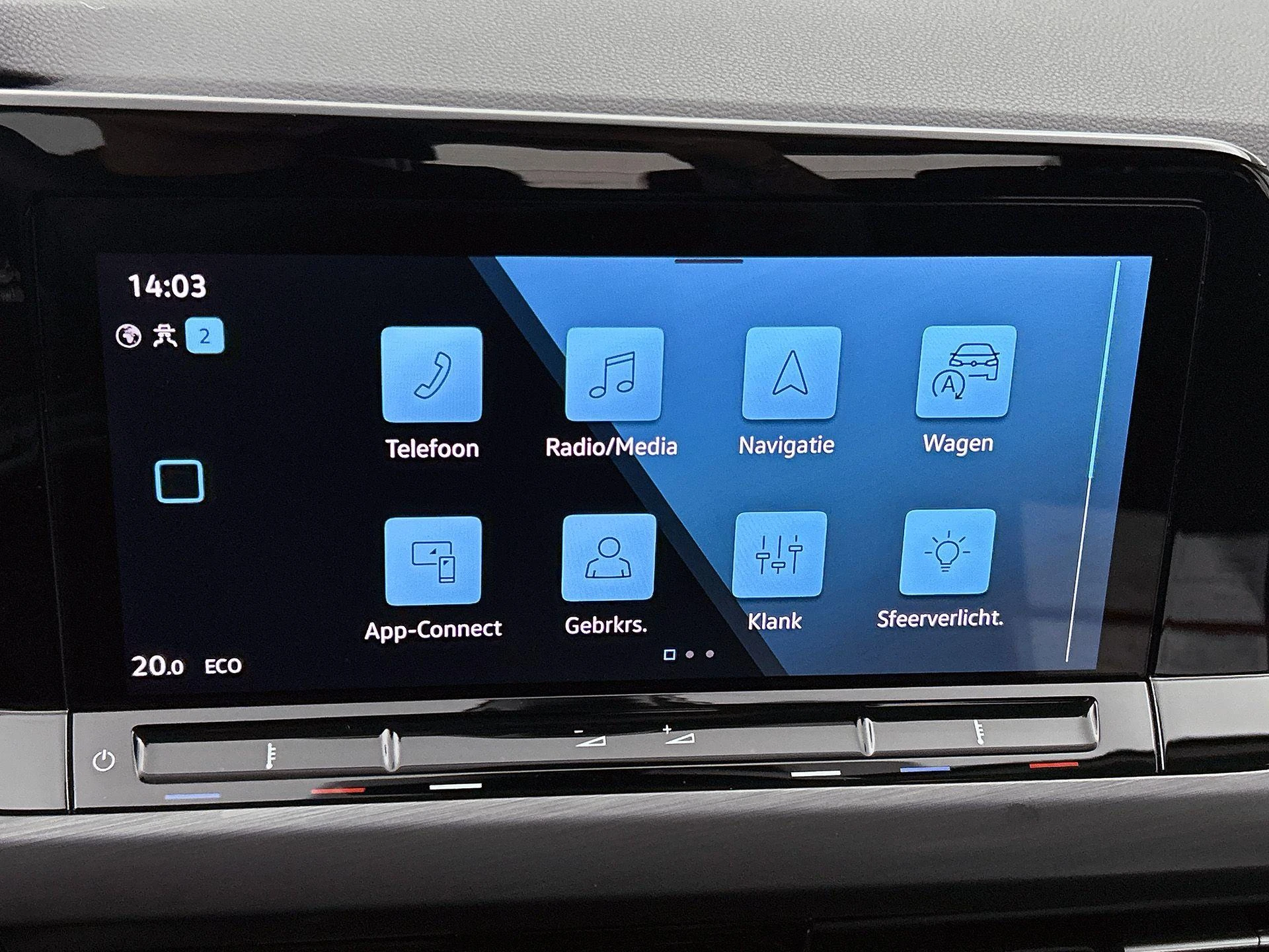Volkswagen-Golf-image-25