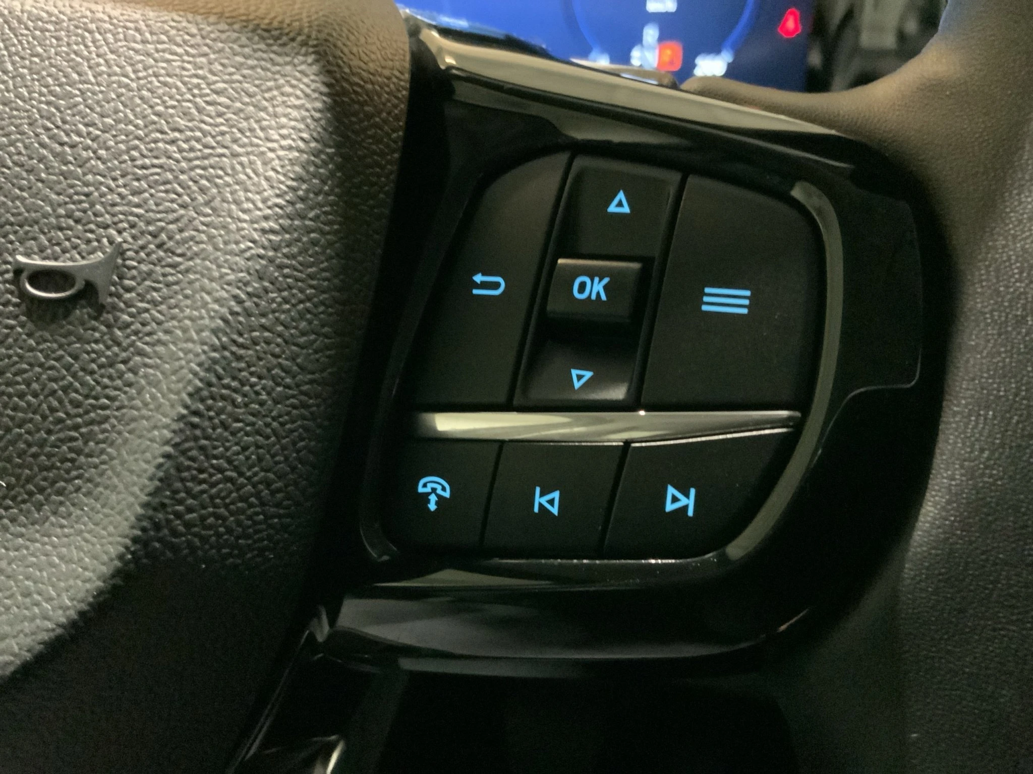 Ford-Tourneo Custom-image-18