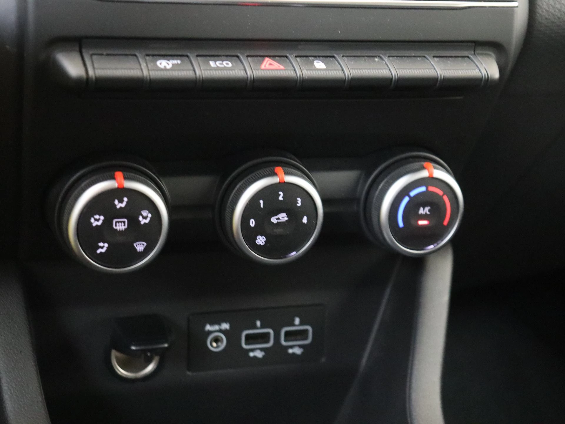 Renault-Clio-image-16