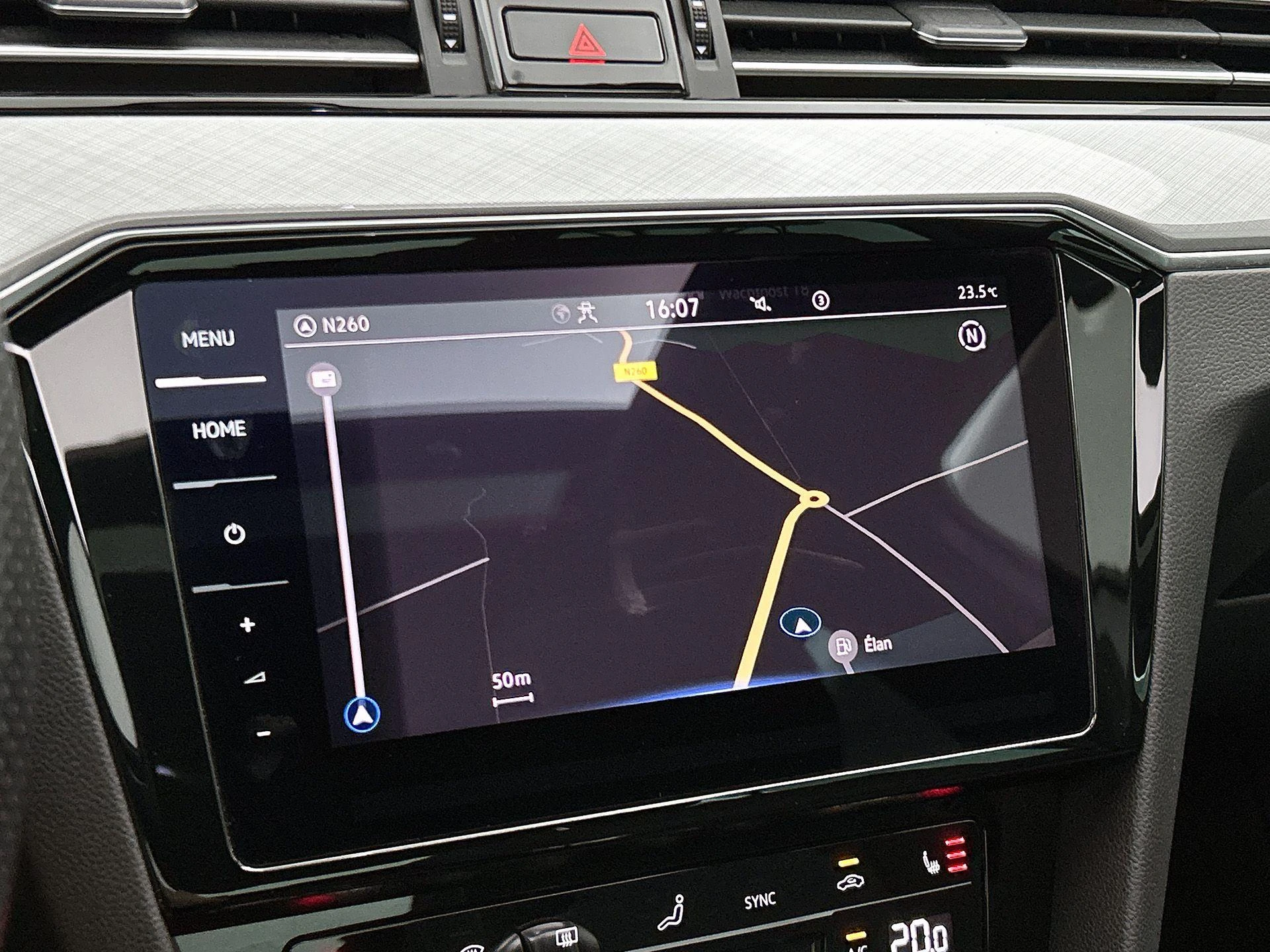 Volkswagen-Passat-image-23