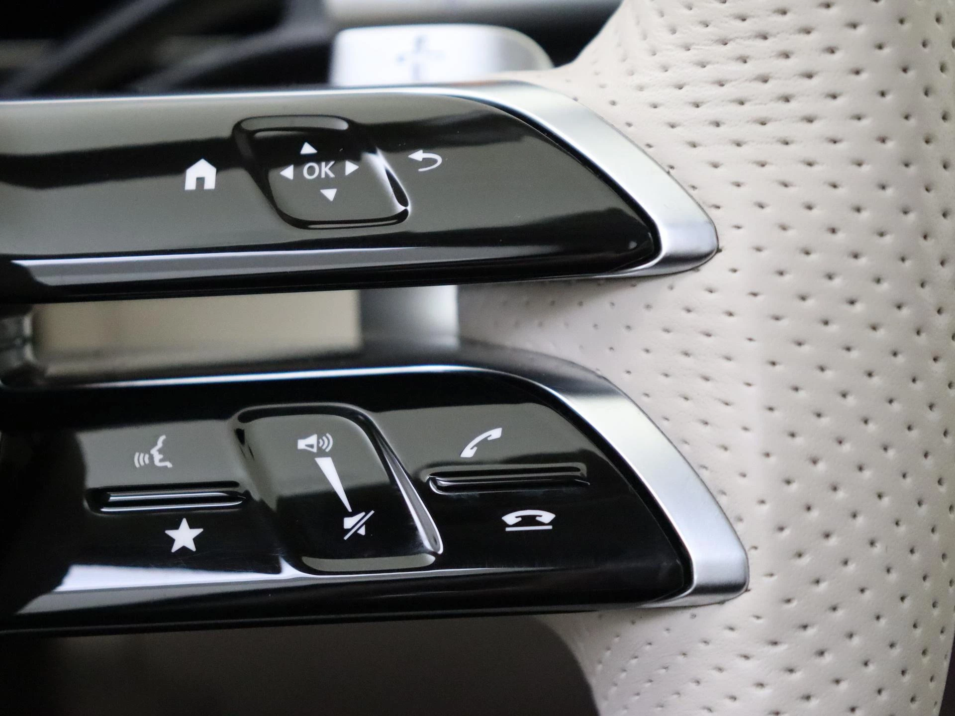 Mercedes-Benz-S-Klasse-image-14