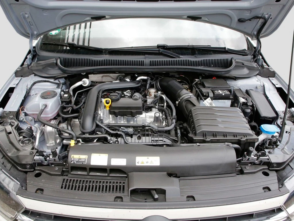Volkswagen-Polo-image-6