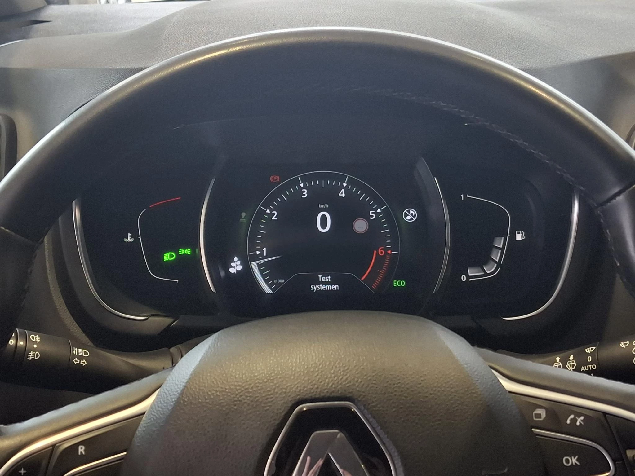 Renault-Grand Scénic-image-11