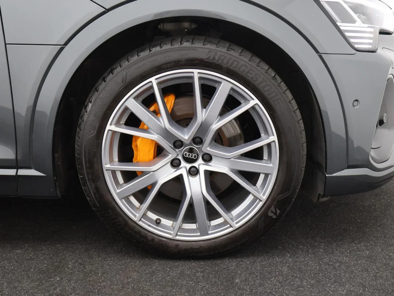Audi e-tron Sportback Audi e-tron Sportback S-line 55 quattro 408PK *BRUINE LEDER*NAVI*APP CONNECT*BLTH*CRUISE*SPORTZETELS*CAMERA*ZETELVERWARMING*...