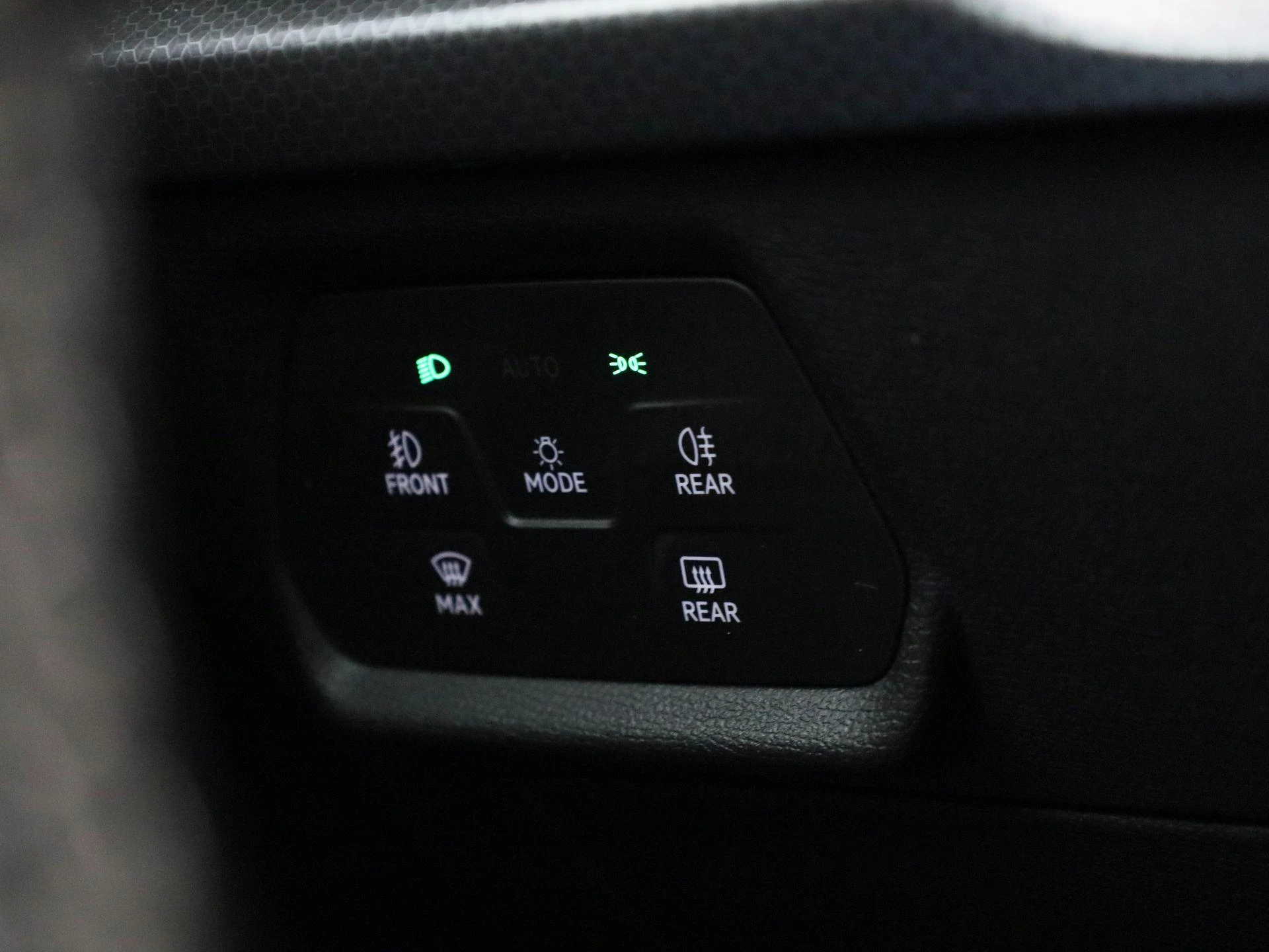 SEAT-Leon-image-21