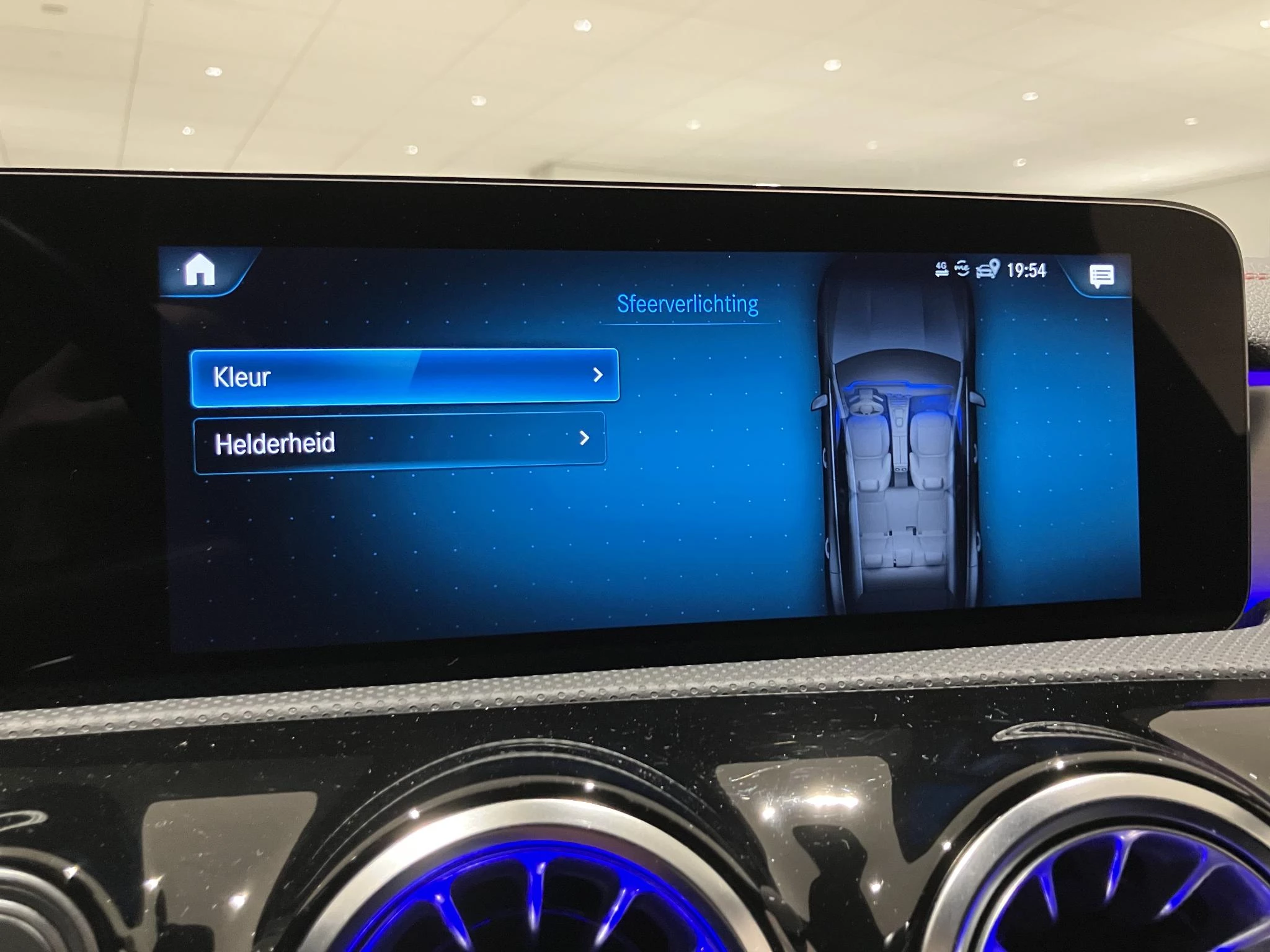 Mercedes-Benz-CLA-image-26