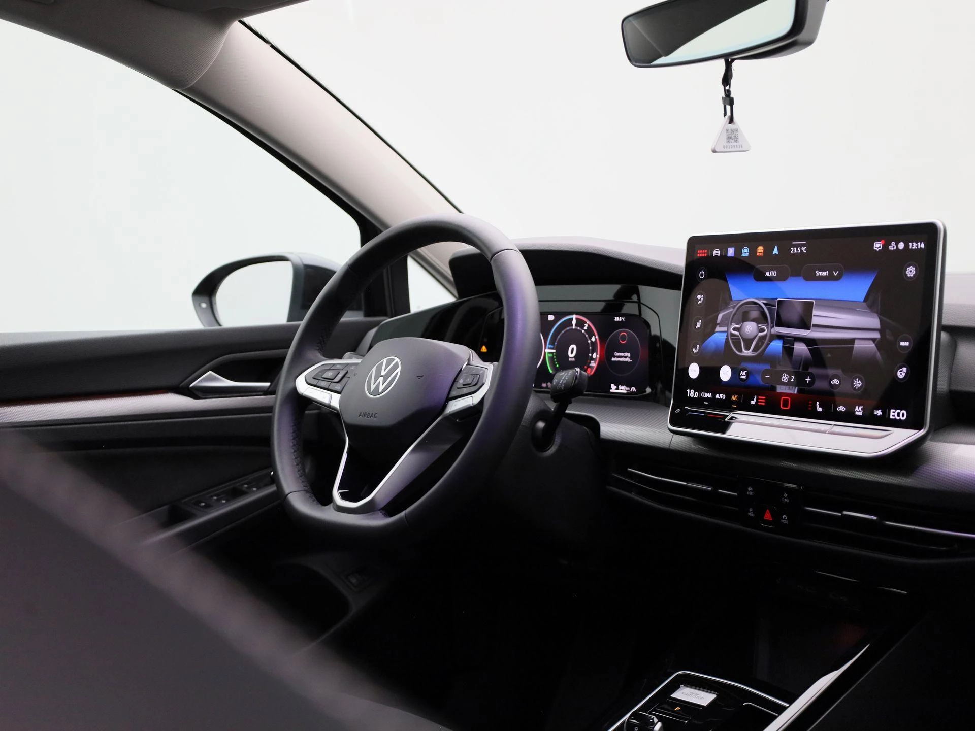 Volkswagen-Golf-image-37