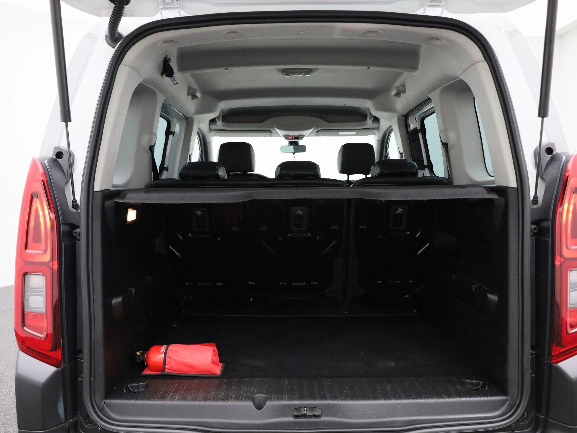 Opel-Combo Life-image-14