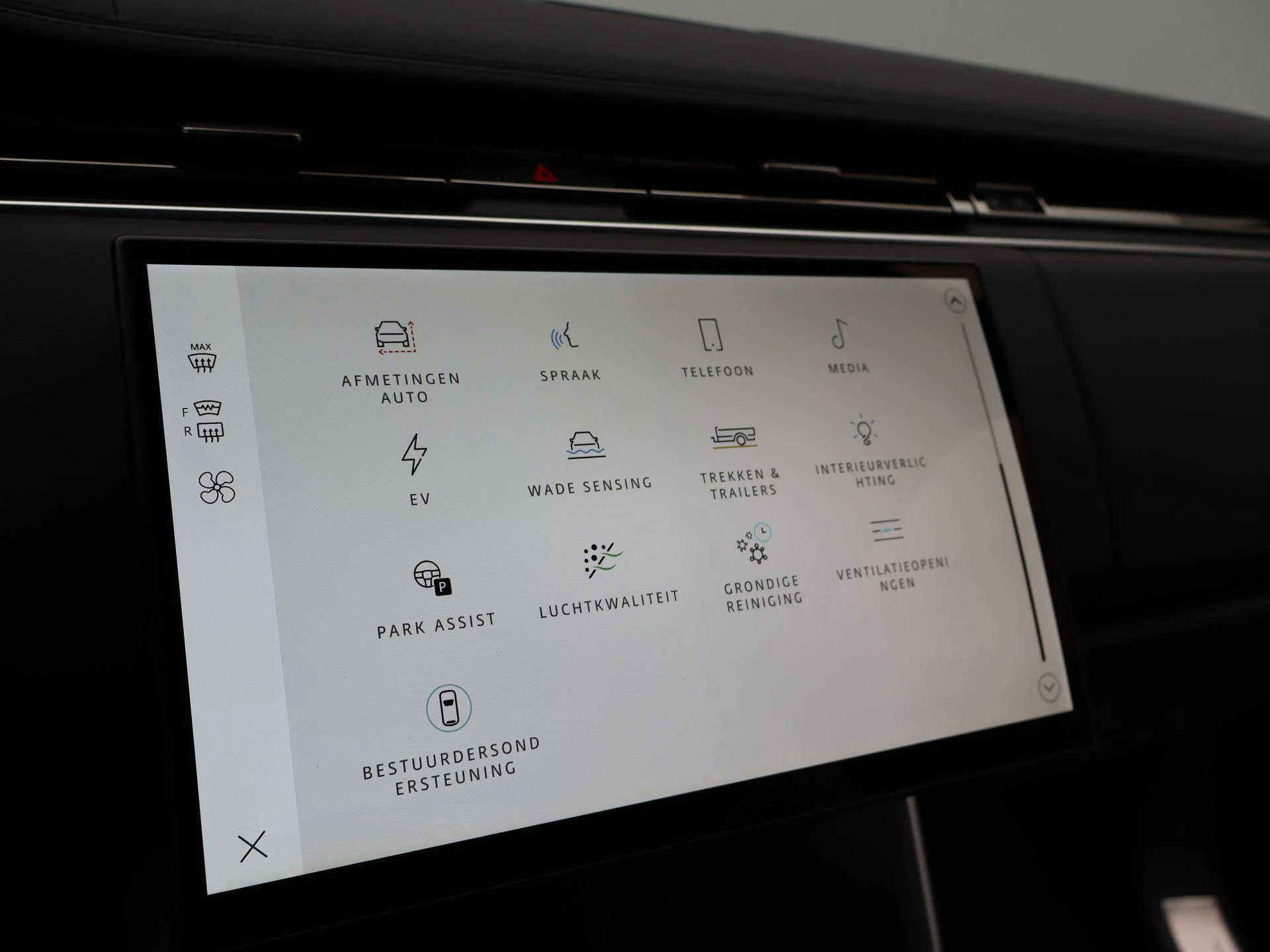 Land Rover-Range Rover-image-24