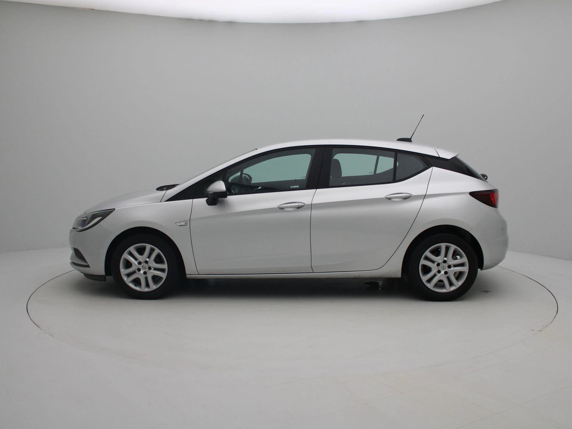 Opel-Astra-image-3
