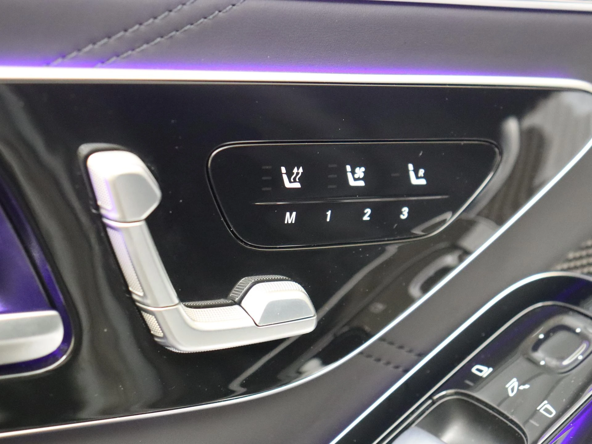 Mercedes-Benz-S-Klasse-image-30