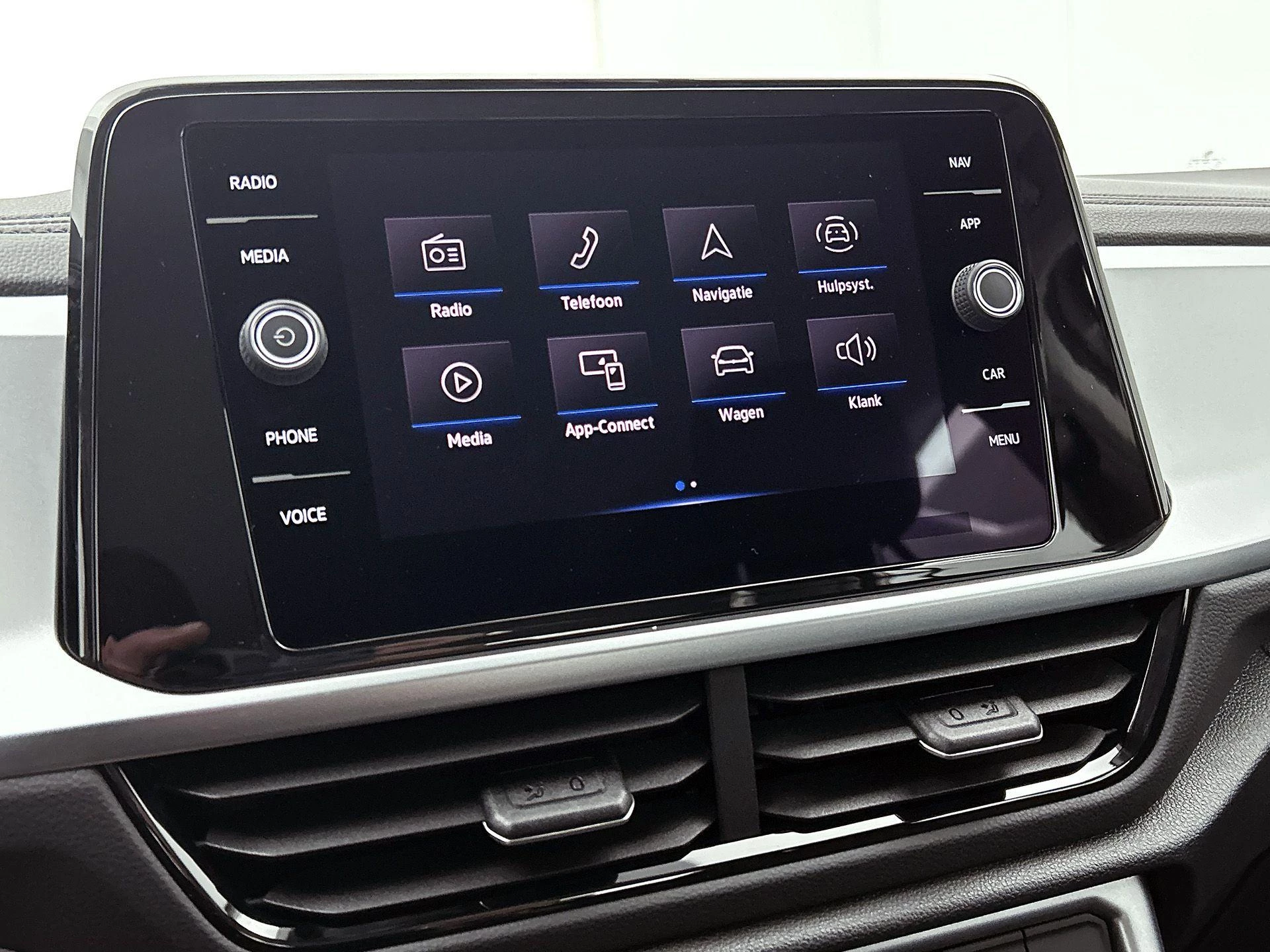 Volkswagen-T-Roc-image-34