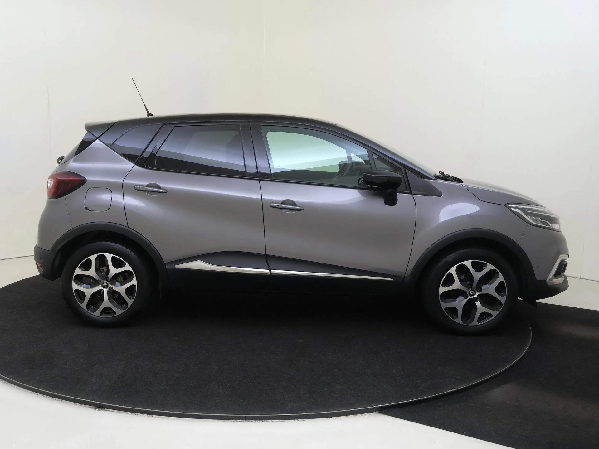 Renault-Captur-image-8