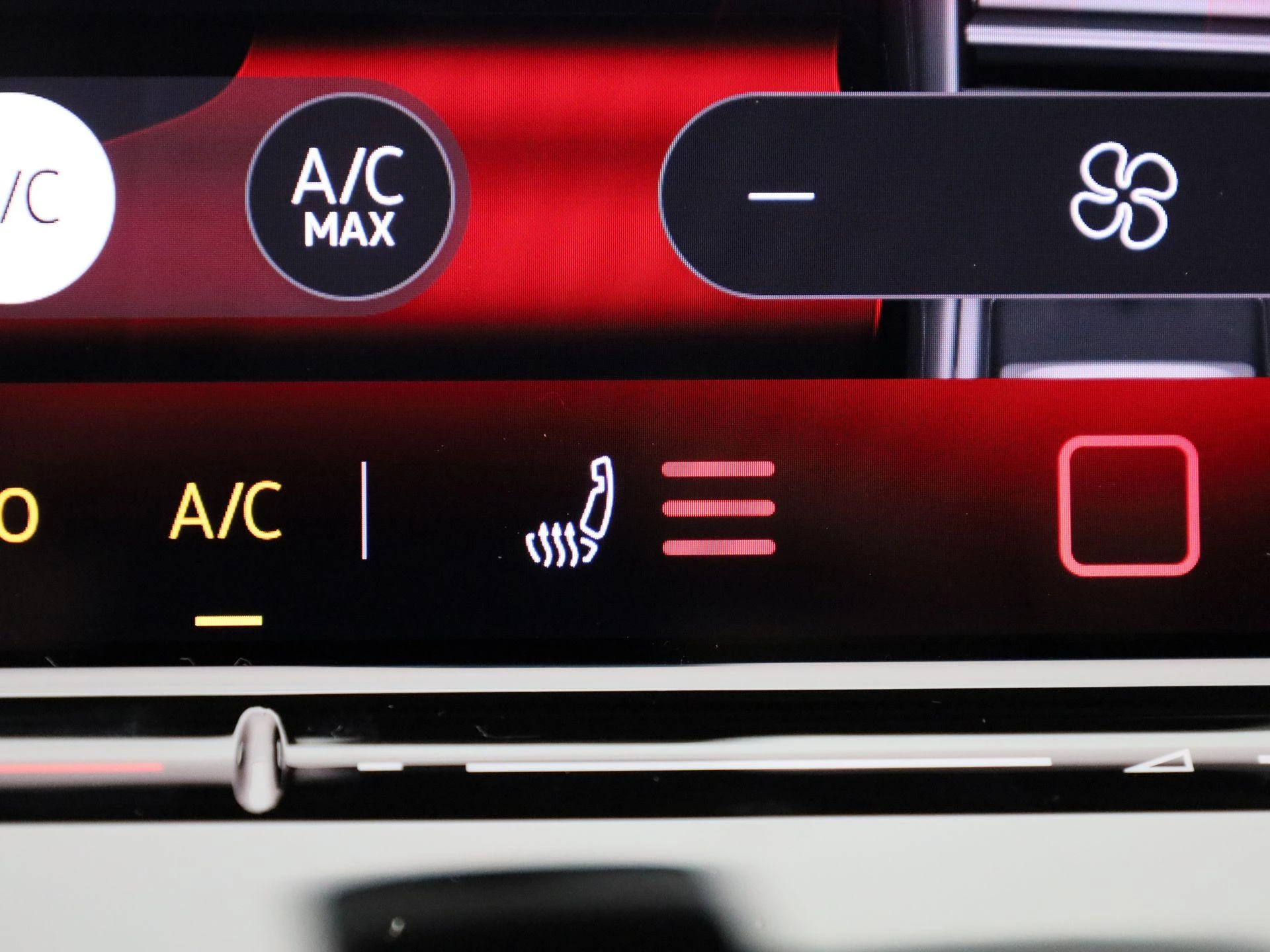 Volkswagen-Tiguan-image-19