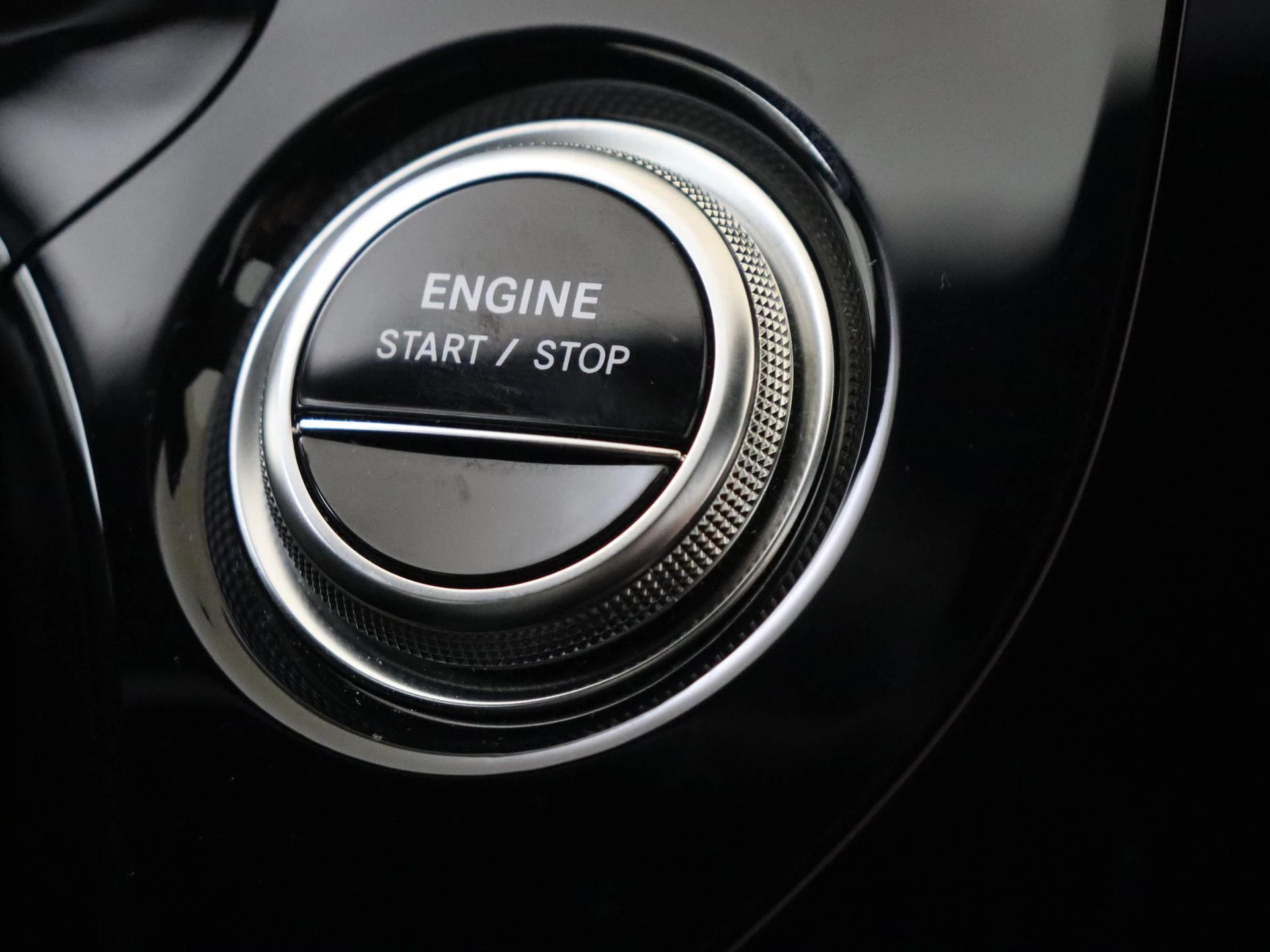 Mercedes-Benz-E-Klasse-image-25