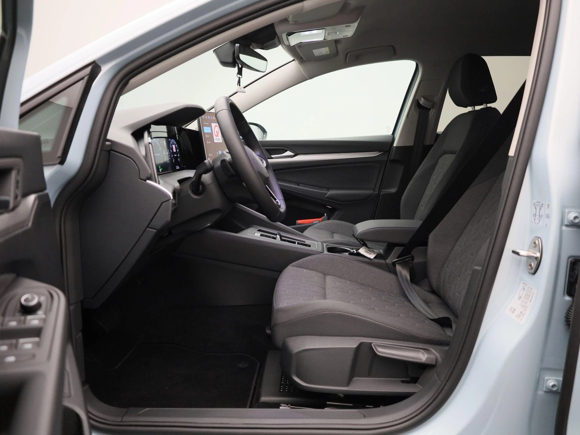 Volkswagen-Golf-image-10