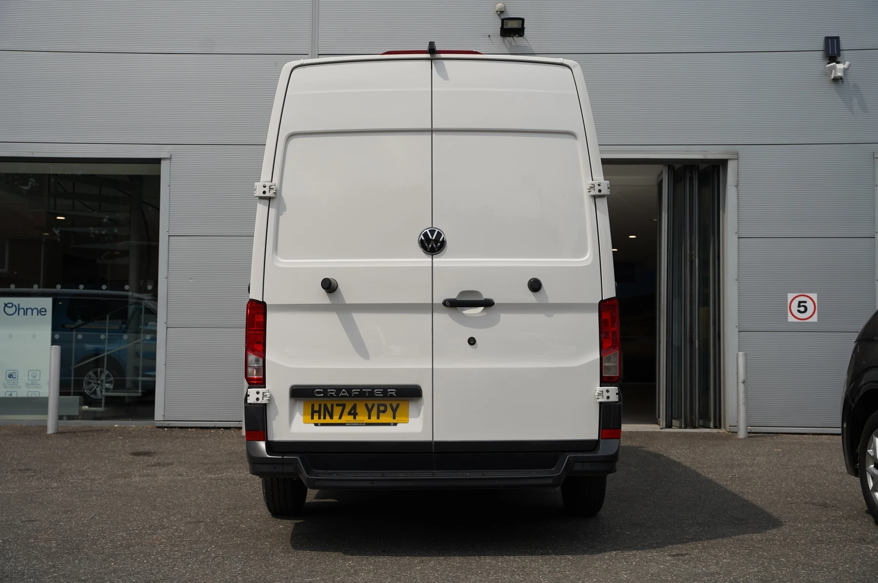 Volkswagen-Crafter-image-11