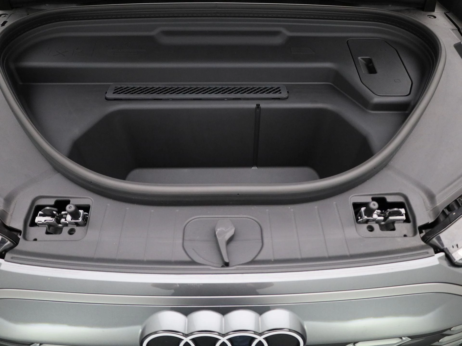 Audi Q6 e-tron edition 83 kWh