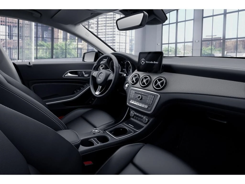 Mercedes-Benz-CLA 220 d-image-3