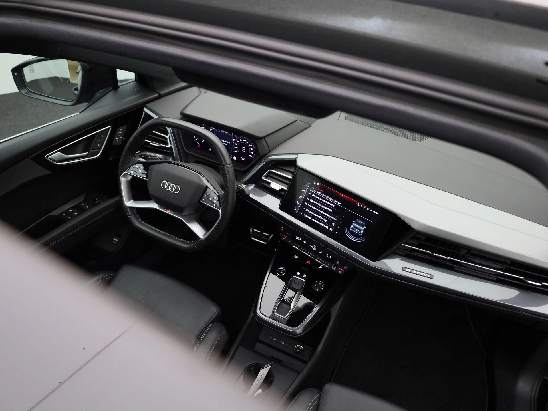 Audi-Q4 e-tron-image-46